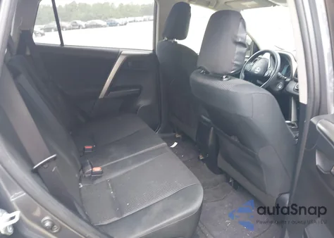 2017 Toyota Rav4 Le z USA, uszkodzony, nr VIN JTMZFREV3HJ106950